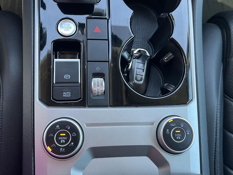 Volkswagen Touareg (2019) 3.0TDi*210kW*4x4*Servis*Tažné - fotka 24 z 41
