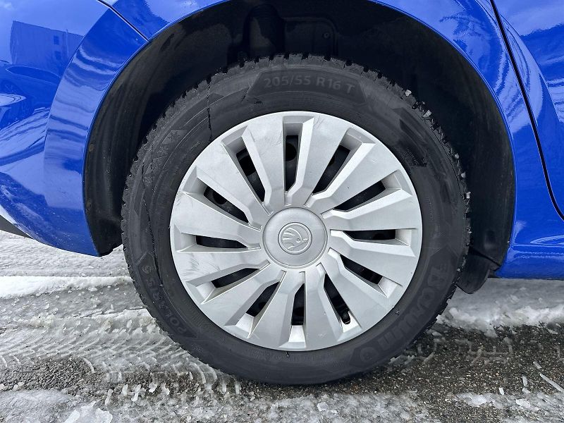 Škoda Scala (2020) 1.0 TSI Ambition - fotka 22 z 26