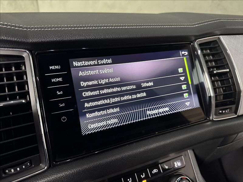 Škoda Kodiaq 2,0 TDi  DSG 4x4 Tour Virtual - fotka 32 z 46