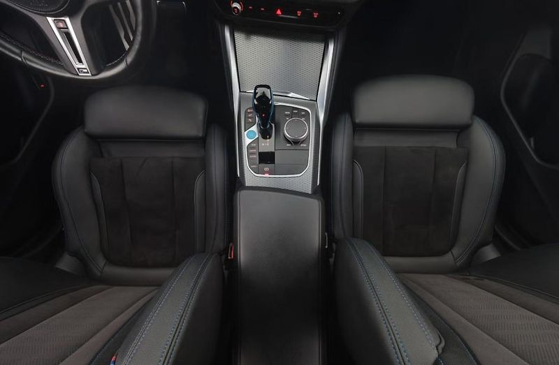 BMW i4 M50 xDrive GC 360k HuD Tažné  - fotka 15 z 29
