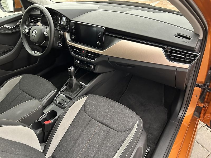 Škoda Kamiq 1.0 TSI Style - fotka 26 z 28