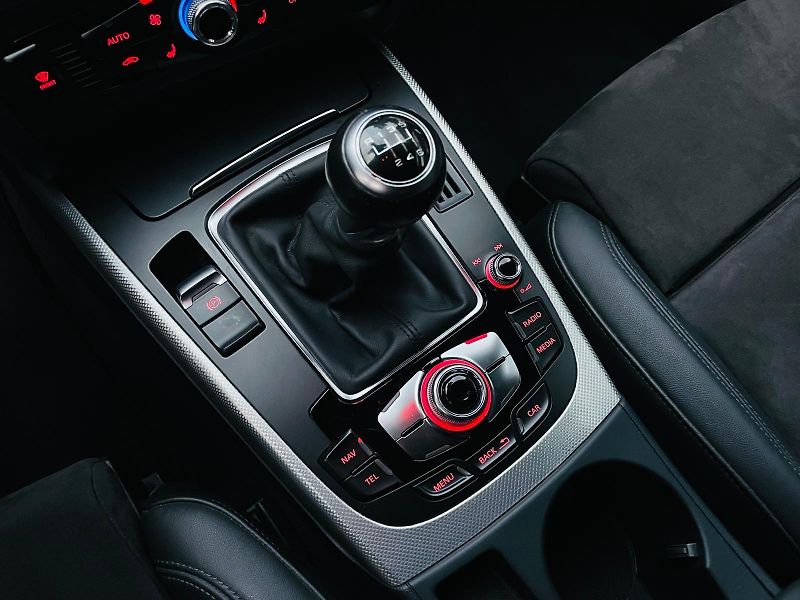 Audi A4 2.0TDI VÝHŘEV SENZORY SERVISKA - fotka 41 z 49