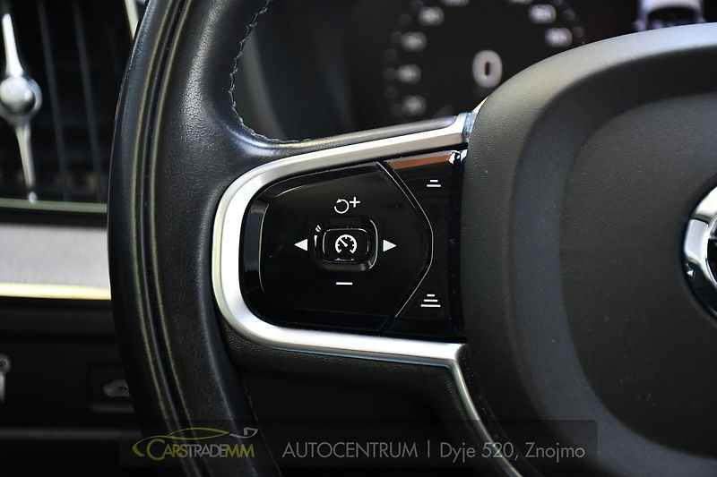 Volvo XC60 B4 INSCRIPTION AWD - fotka 28 z 53