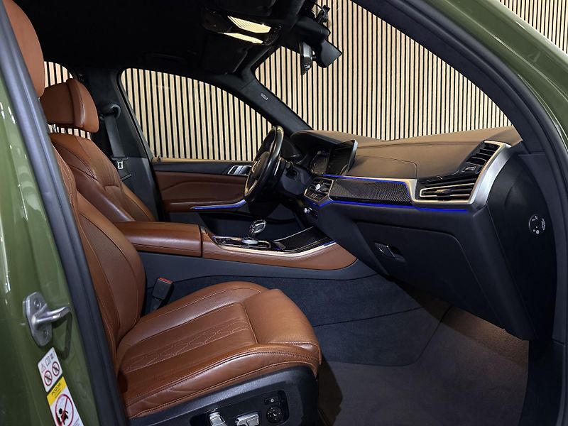 BMW X5 40d Individual Carbon Tažné CZ - fotka 18 z 41