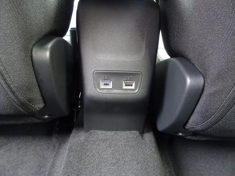 Peugeot 2008 (2026) ALLURE Turbo 100k MAN6 - fotka 18 z 44
