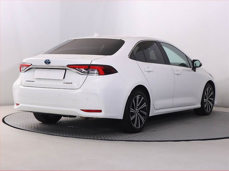 Toyota Corolla (2022) Comfort 1.8 Hybrid - fotka 5 z 21