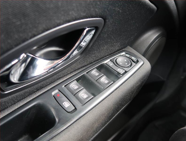 Renault Mégane (2015) Limited 1.5 dCi, Tempomat - fotka 14 z 19