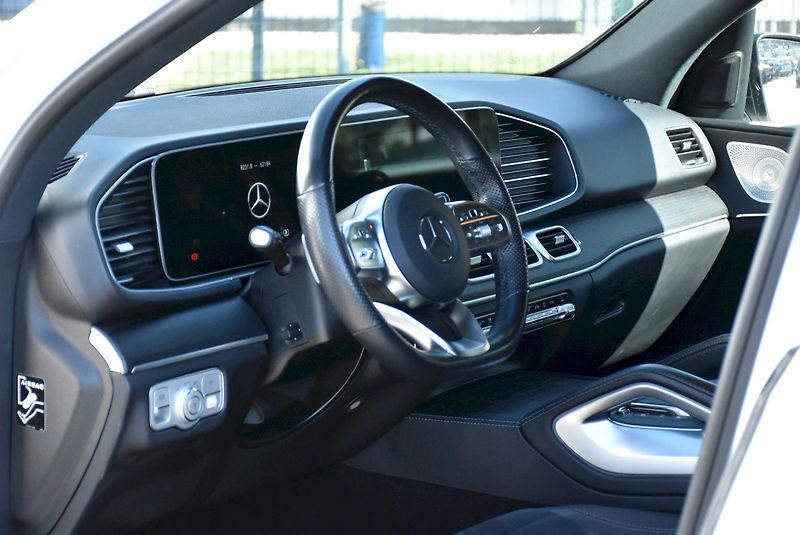 Mercedes-Benz GLE (2023) 300d - fotka 12 z 28