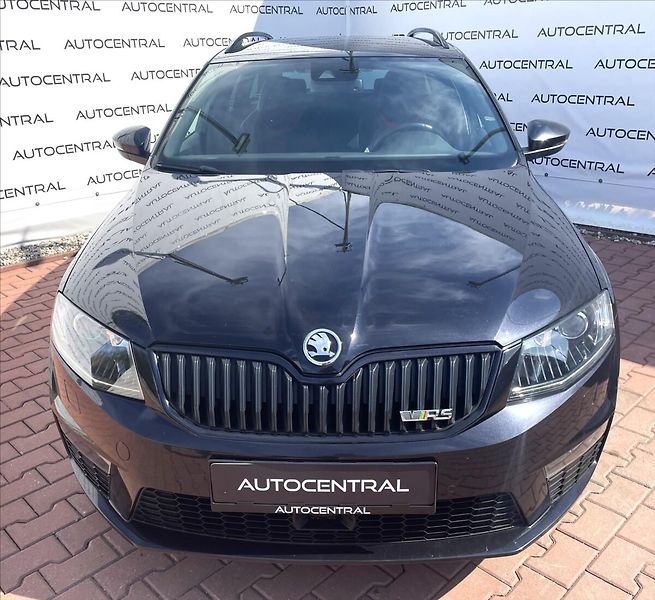 Škoda Octavia 2,0 TSI RS 162kW Challenge, 18 - fotka 2 z 28