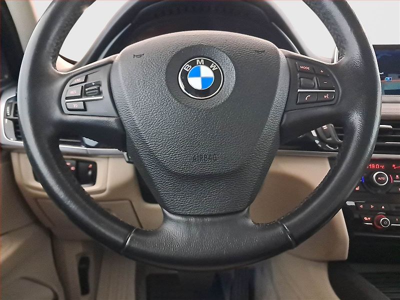 BMW X5 (2013) xDrive30d - fotka 19 z 19