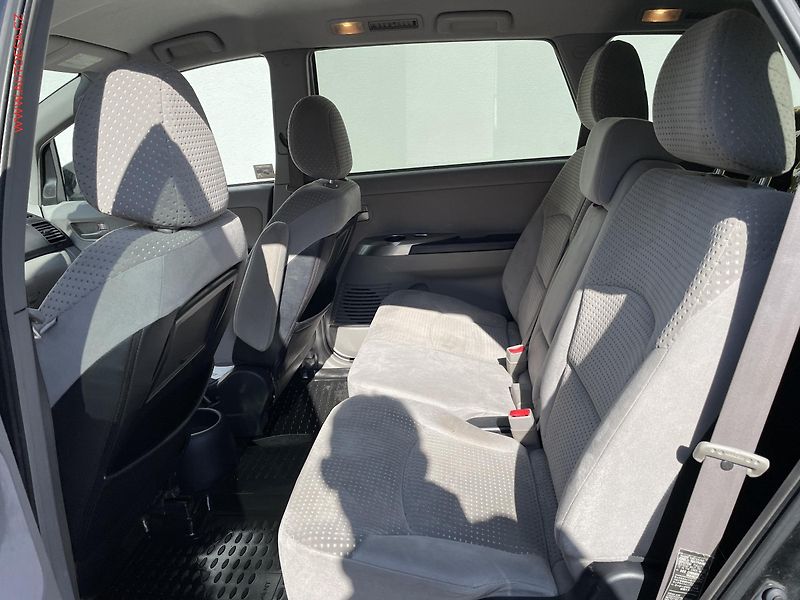Mitsubishi Grandis (2005) 2.4i, AC, tempo, výhřev sed - fotka 10 z 19