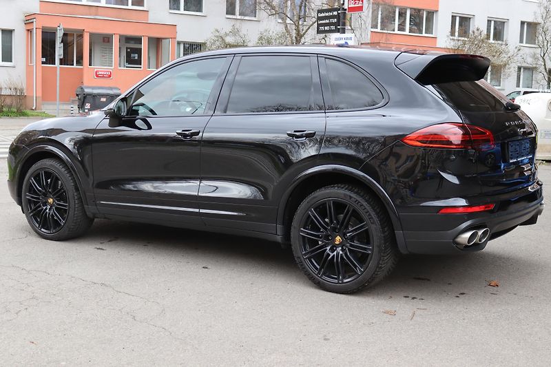 Porsche Cayenne S DIESEL 4.2 V8 283kW 4X4 DPH - fotka 12 z 50