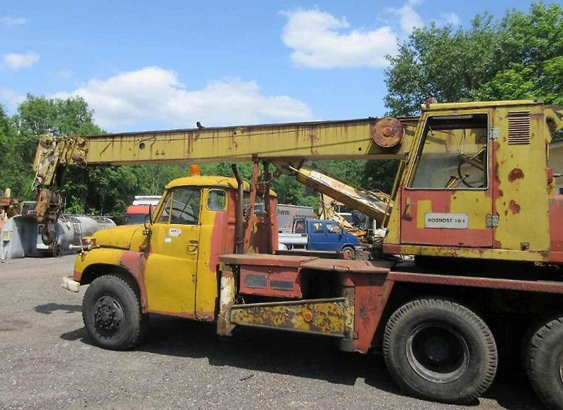 Tatra 148 AD 160.
