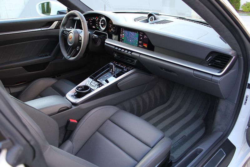 Porsche 911 Turbo S*Burmester*Aero*Záruka* - fotka 35 z 39