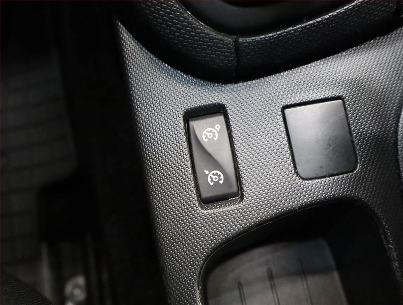 Renault Clio (2013) 1.2 16V, Tempomat - fotka 18 z 20