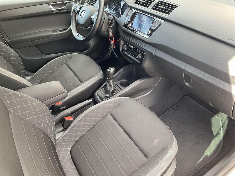 Škoda Fabia (2022) Combi 1.0 TSI Ambition Top - fotka 8 z 32