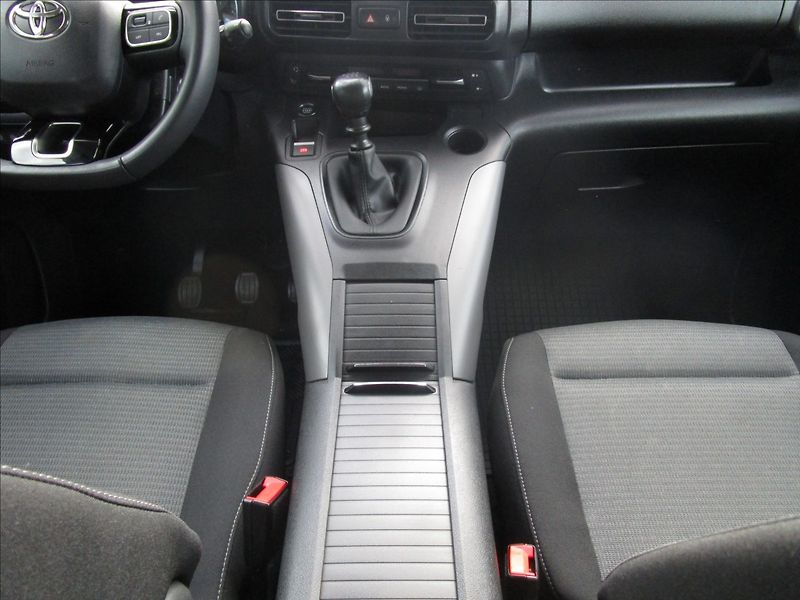 Toyota ProAce City Verso 1.5D-4D, 1. majitel - fotka 14 z 65