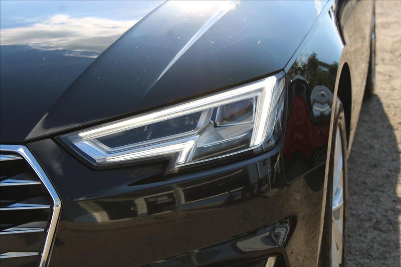 Audi A4 2,0 TDI  AUTOMAT,4x4,VIRTUAL - fotka 39 z 41