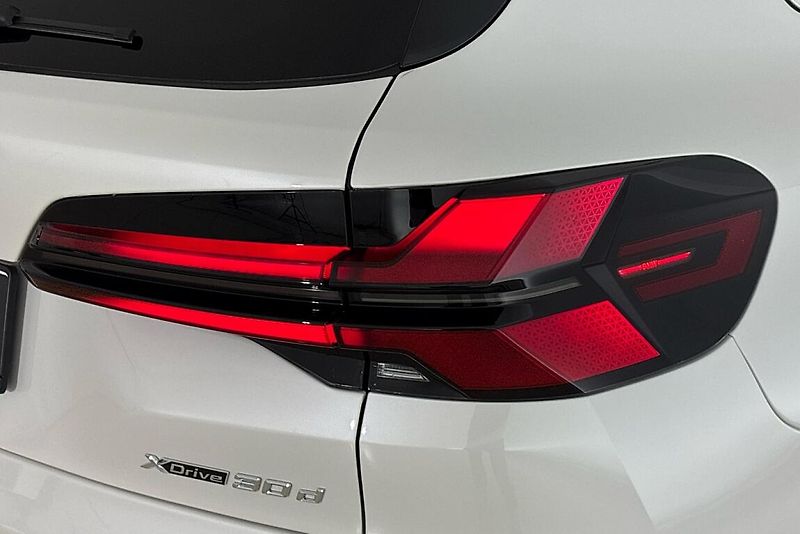 BMW X5 xDrive30d - fotka 5 z 28