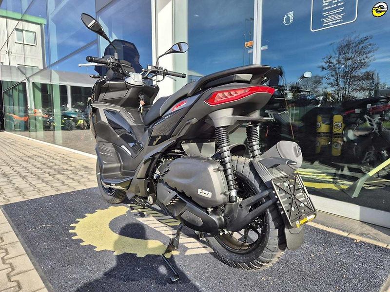 Aprilia SR GT 125 (2026) E5+ - AKČNÍ CENA - fotka 28 z 41