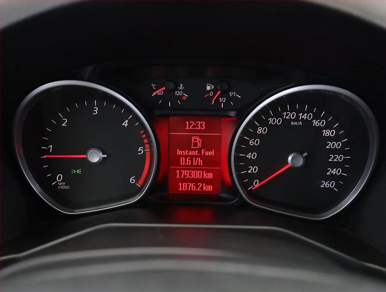 Ford Mondeo (2013) 2.0 TDCi, Xenony, Tempomat - fotka 9 z 17
