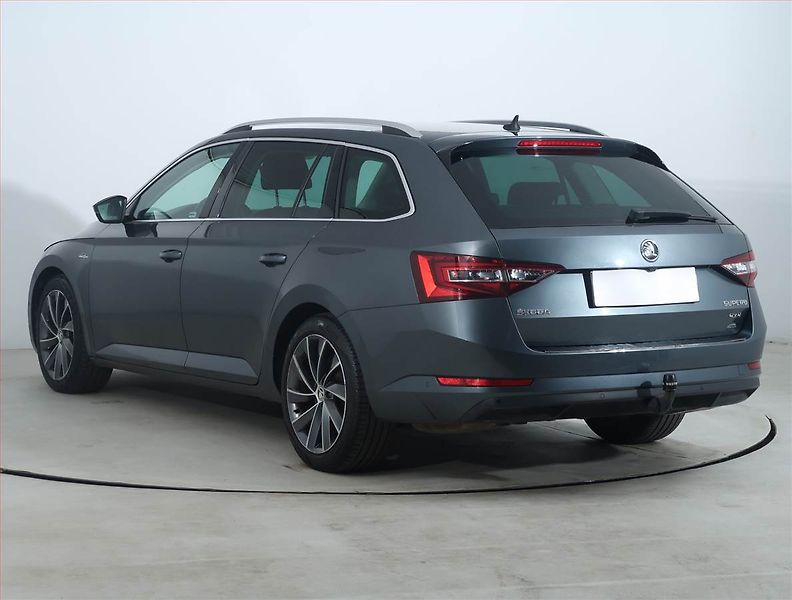 Škoda Superb (2016) Laurin&Klement 2.0 TDI, 4X4 - fotka 4 z 26