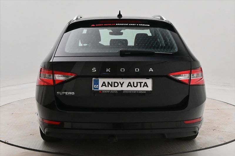 Škoda Superb 2,0 TDI 110kW DSG Style Záruka - fotka 6 z 24