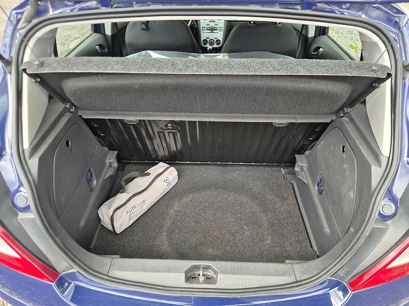 Opel Corsa 1.2 63kW 2.majitel ČR - fotka 19 z 21