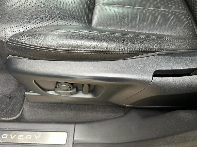 Land Rover Discovery 3,0 TDV6 190kW-HSE-CZ-DPH - fotka 26 z 49