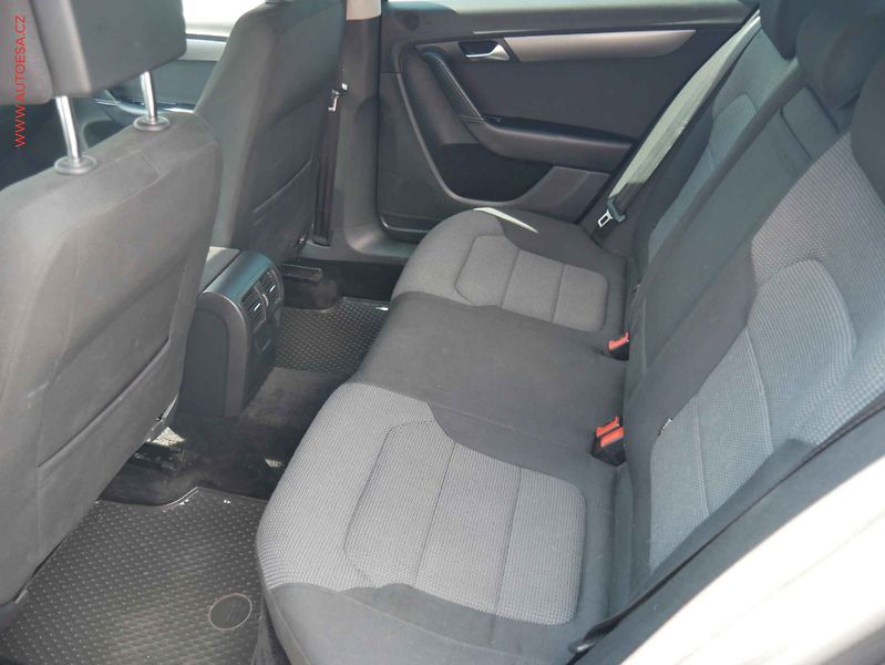 Volkswagen Passat (2011) 1.4TSi, Bixenon - fotka 10 z 16