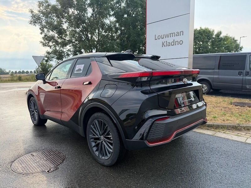 Toyota C-HR 2.0 PHEV Tokio edition - fotka 4 z 10