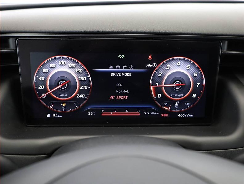 Hyundai Tucson (2022) N-Line 1.6 T-GDI - fotka 16 z 19
