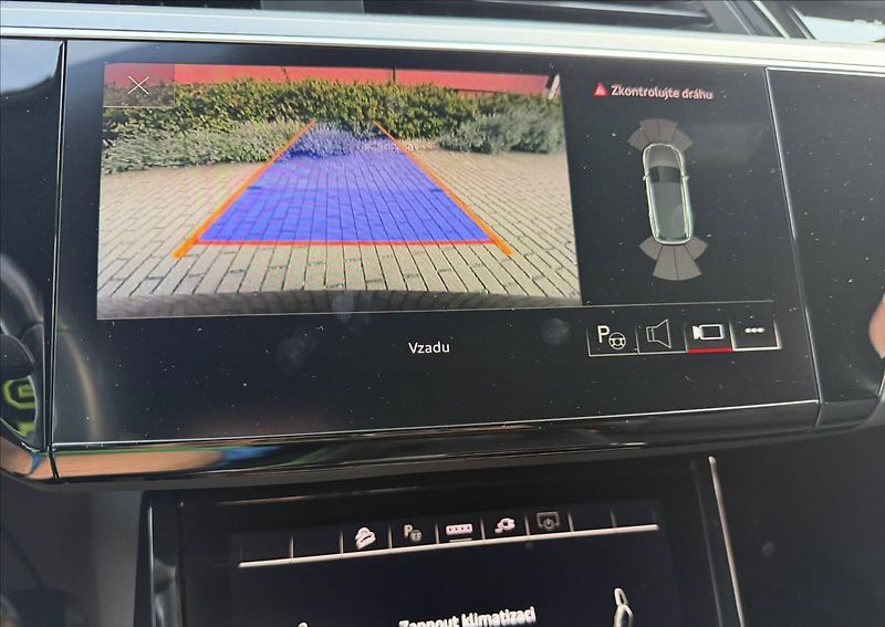 Audi e-tron 50 quattro, 59tis. km - fotka 15 z 19