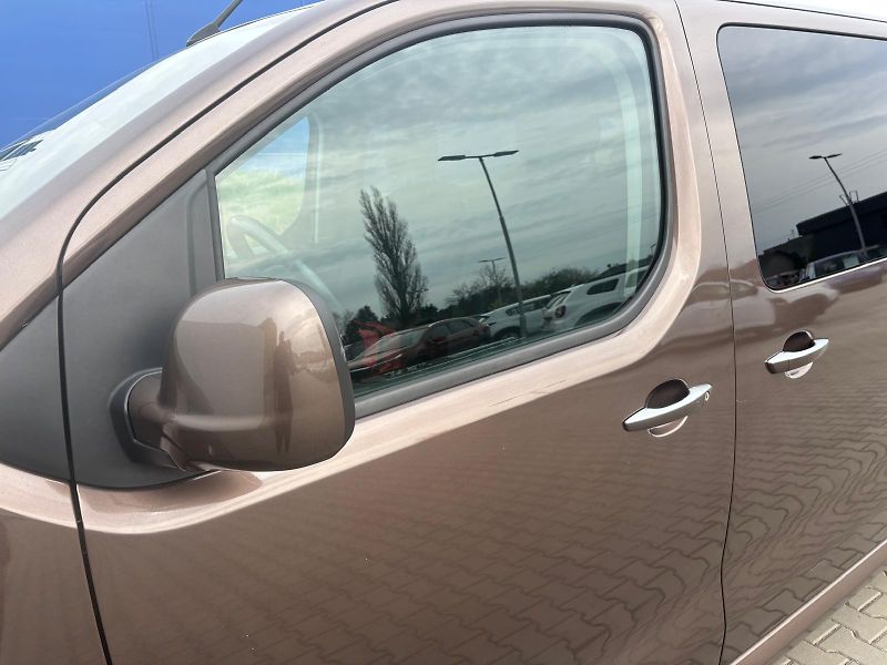 Toyota ProAce Verso 2,0 D-4D L2 AT - fotka 25 z 26