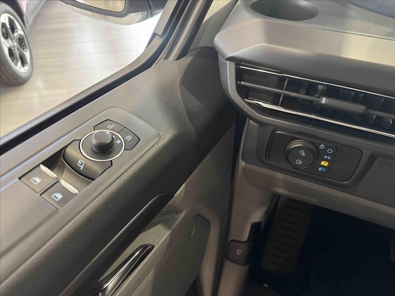 Ford Tourneo (2026) 2,0 EcoBlue 125 kW/170k  Custo - fotka 11 z 21