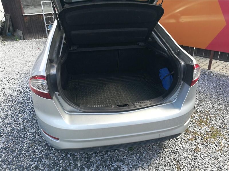 Ford Mondeo 2,0 TDCi - fotka 17 z 22