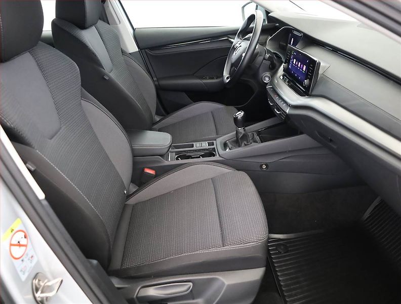 Škoda Octavia (2023) Ambition 2.0 TDI, ČR,1.maj - fotka 7 z 16
