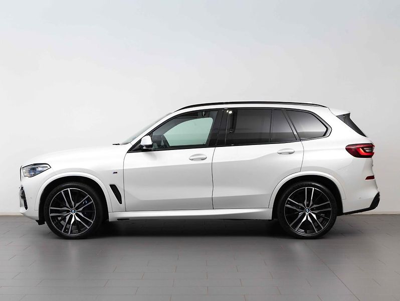 BMW X5 M50i - fotka 3 z 23