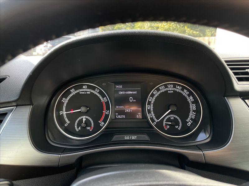Škoda Fabia 1,0 TSI Combi Style Plus ACC - fotka 9 z 23