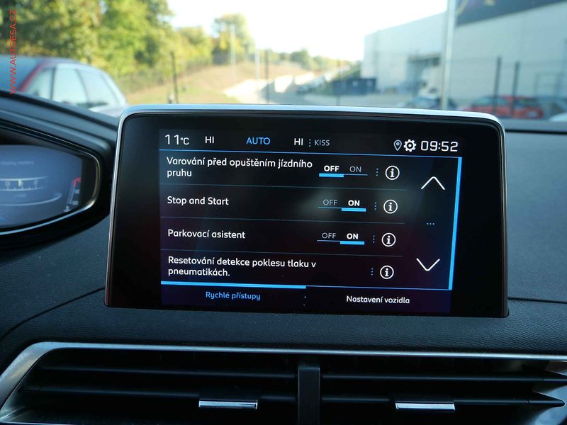 Peugeot 5008 (2019) 1.5 HDi, 1.maj,ČR, Allure - fotka 18 z 25