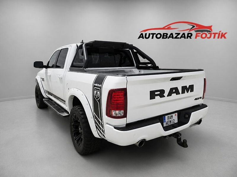 Dodge RAM 1500 (2018) 5.7 HEMI V8 Sport Crew Cab 4×4 - fotka 5 z 24