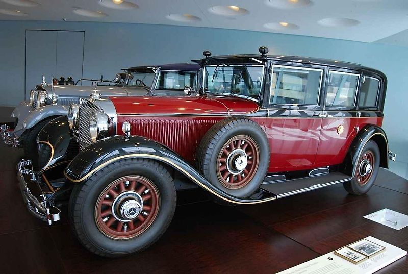 První vůz se jménem Mercedes ve firemním muzeu ve Stuttgartu