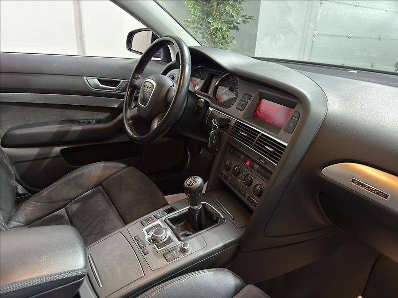 Audi A6 2,4   V6 QUATTRO ALCANTARA - fotka 18 z 30