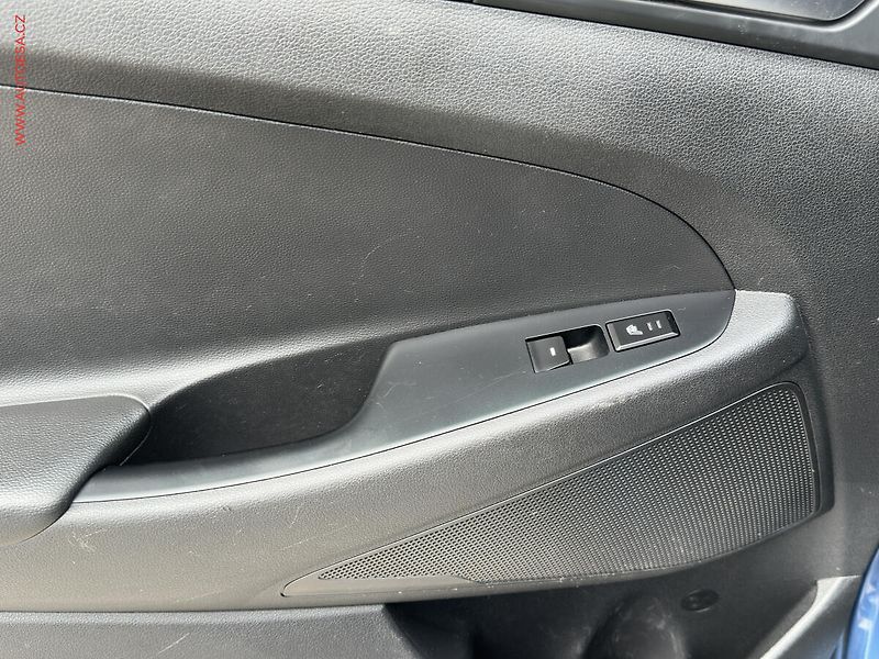 Hyundai Tucson (2016) 2.0 CRDi 4x4, ČR, AC, výhřev - fotka 12 z 21
