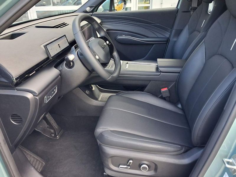 Omoda 7 (2026) Luxury 1.5 tGDI PHEV - fotka 8 z 30