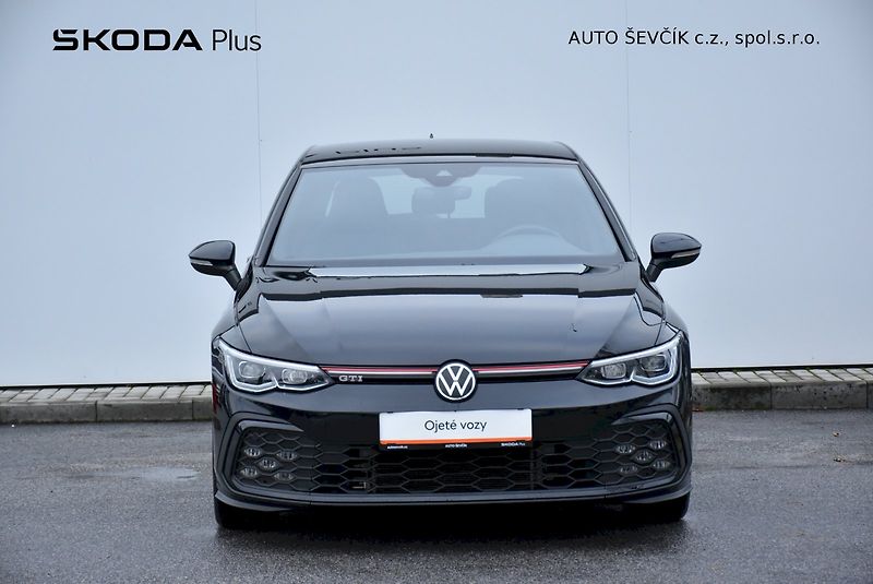 Volkswagen Golf (2022) GTI 2.0 TSI 180kW - fotka 4 z 33