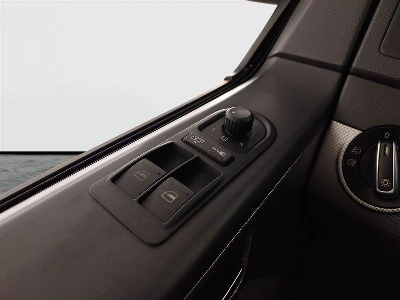 Volkswagen Multivan (2006) 2.5 TDI - fotka 16 z 19