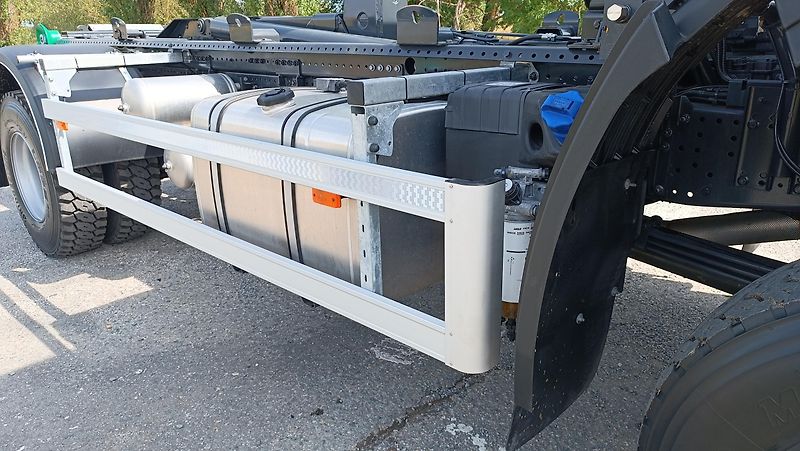 Iveco T-WAY AD190T36W 4x4 Nosič kontejnerů - fotka 16 z 25