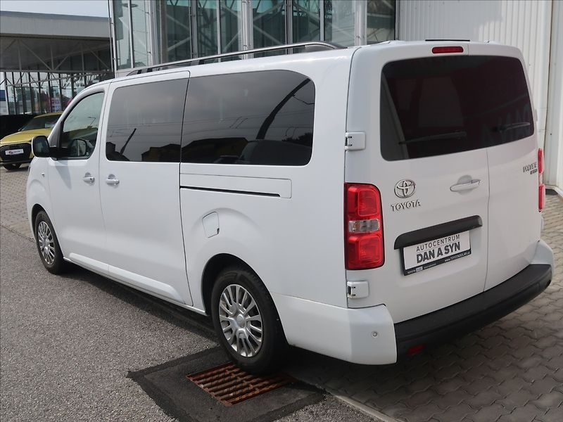Toyota ProAce 2,0 D-4D 1.majitel CZ 8 míst - fotka 4 z 4