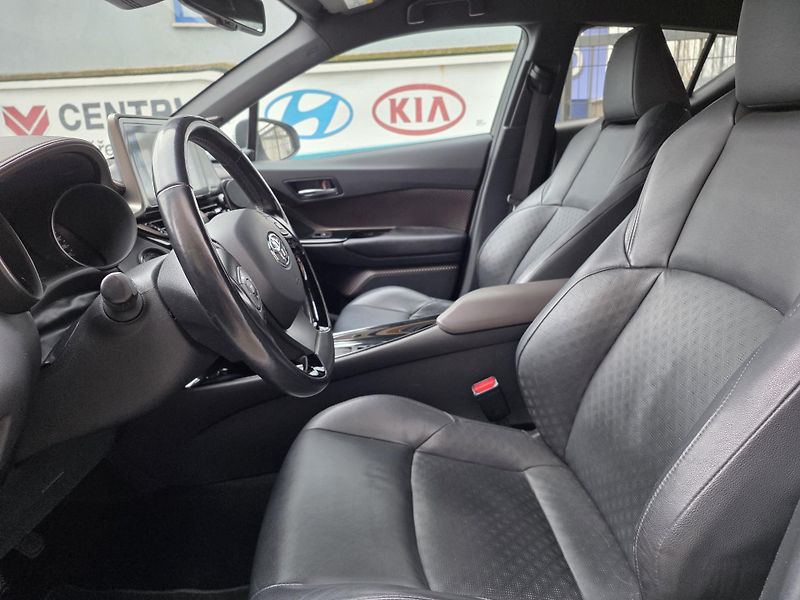 Toyota C-HR 1.2-4x4-NAVI-KAMERA - fotka 15 z 22